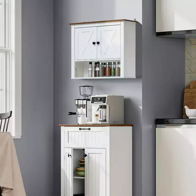 LuxenHome Mobile da Bagno a Muro a 2 Ante in Legno Manifatturato Bianco Stile Rustico