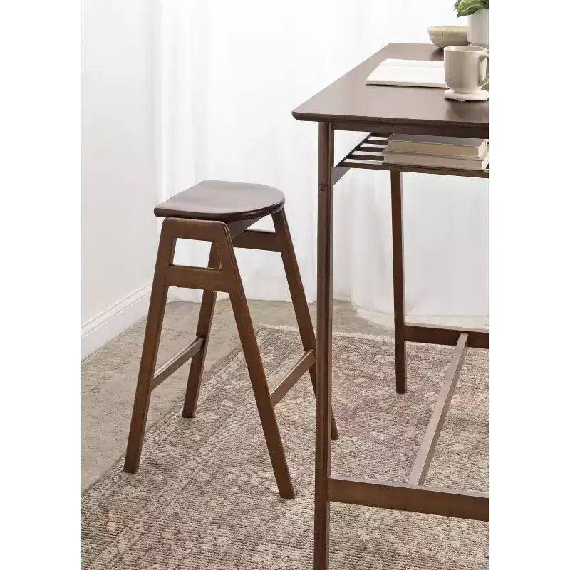 Sgabello da bar in legno Kate e Laurel Morreau, 17x20x29, marrone noce