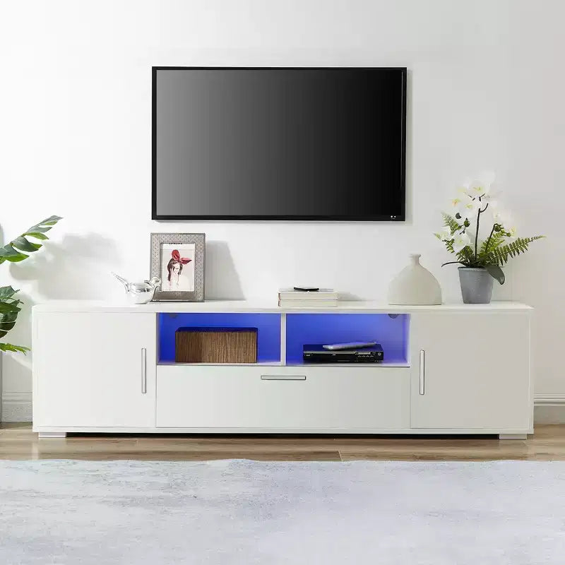 Mobile TV elegante da 62,99 pollici con striscia luminosa a LED, scomparti aperti e maniglia in metallo, centro multimediale per TV da 69 pollici 4W - ModernLuxe
